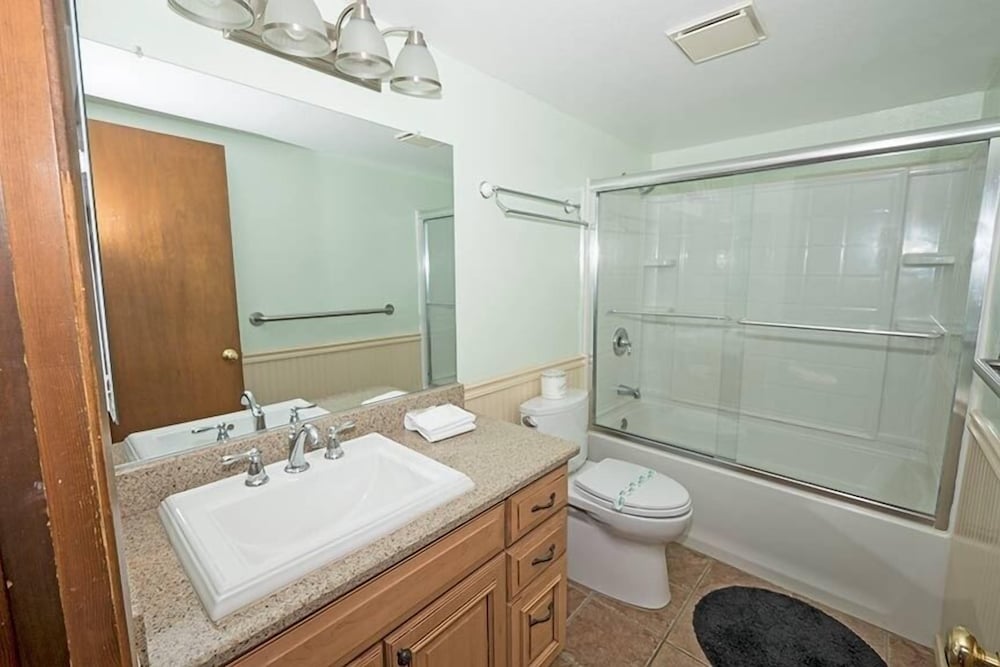 3542 Bobby Grey Circle 3 Bedroom Cabin by RedAwning