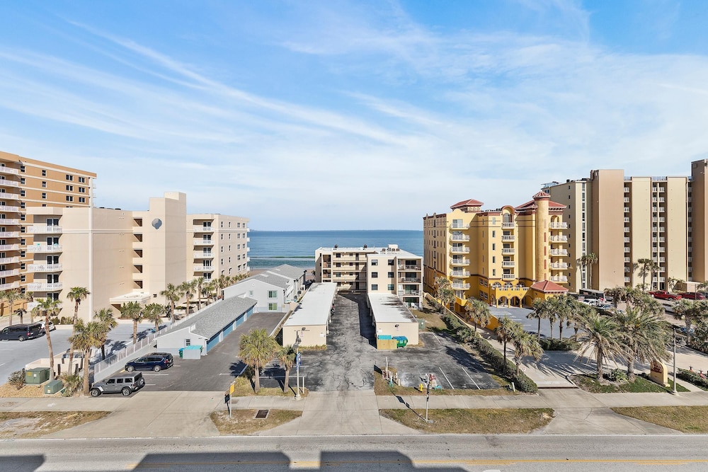 Ocean Terrace Club 706