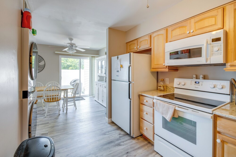 Walk to Brigantine Beach: Condo w/ Furnished Patio