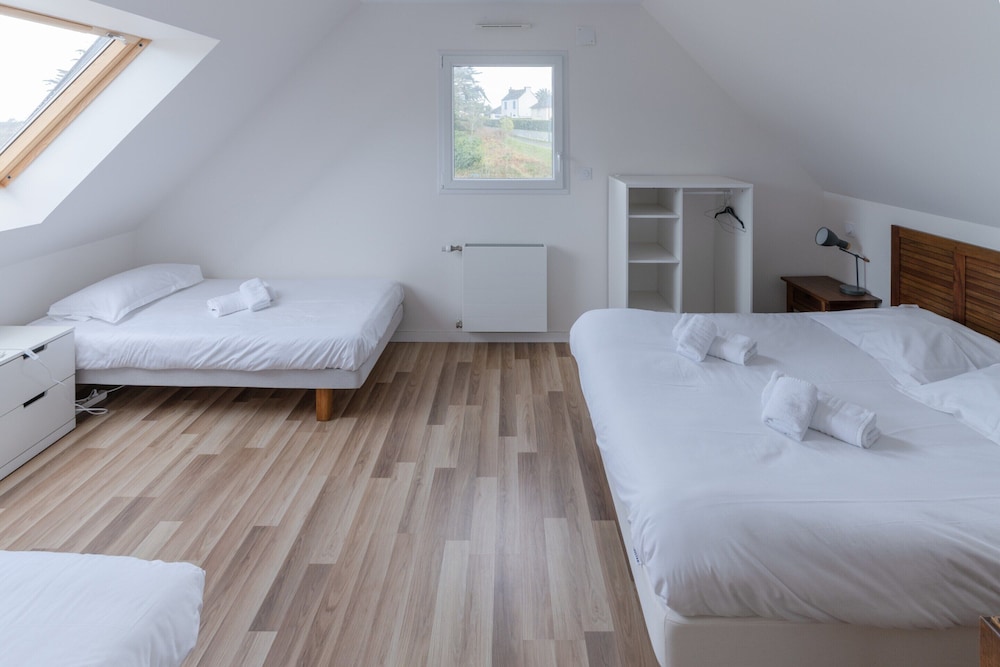 Holiday Home in Saint-pabu Near Beniguet Beach