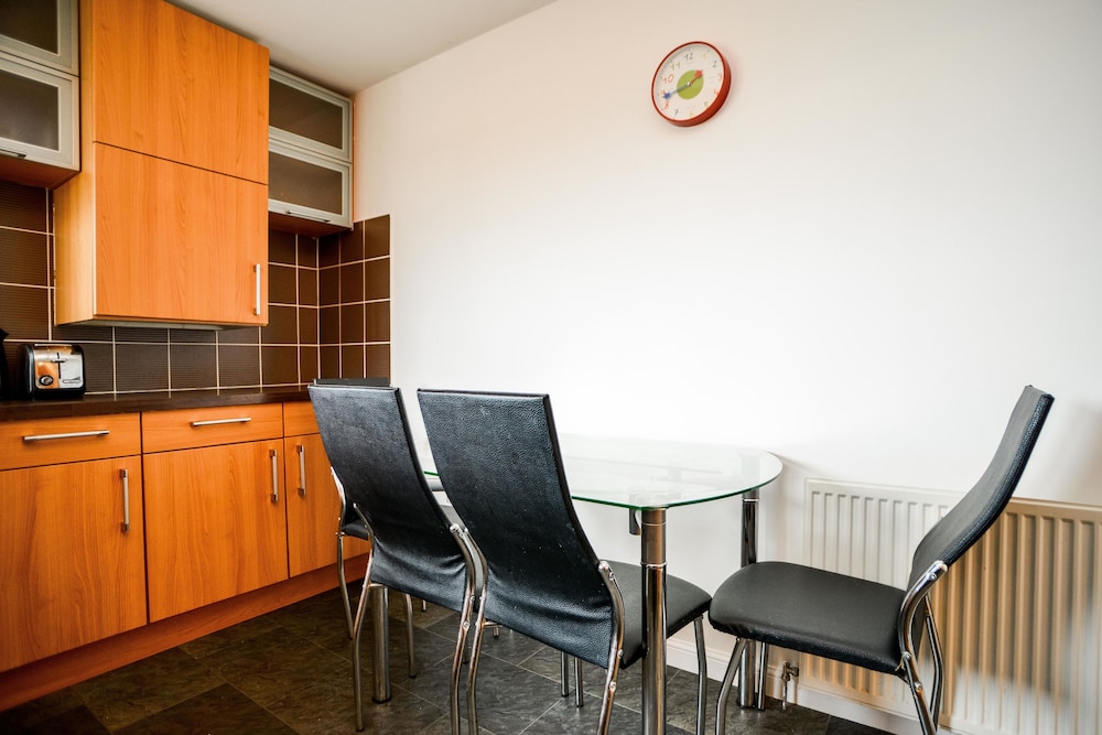 Beach Boulevard Apartment view 5