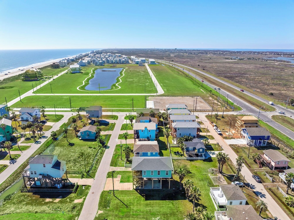 Sunny Beach House by Ryson Vacation Rentals