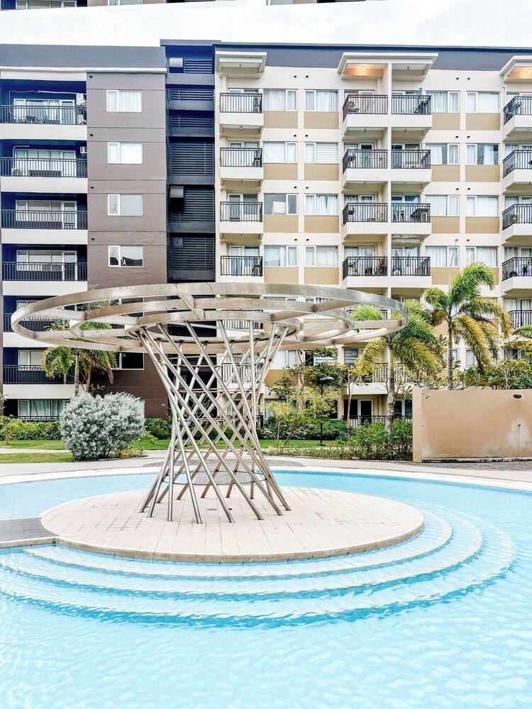 Elegant 2 Bedrooms With Pool View