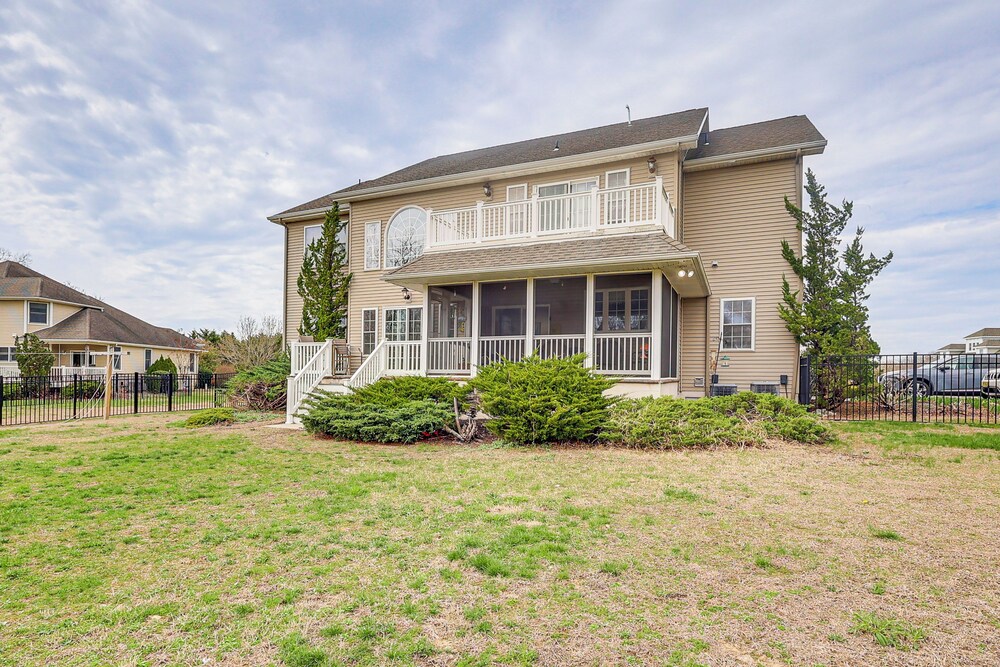 3 Mi to Shore: Spacious Gem w/ Yard in Cape May