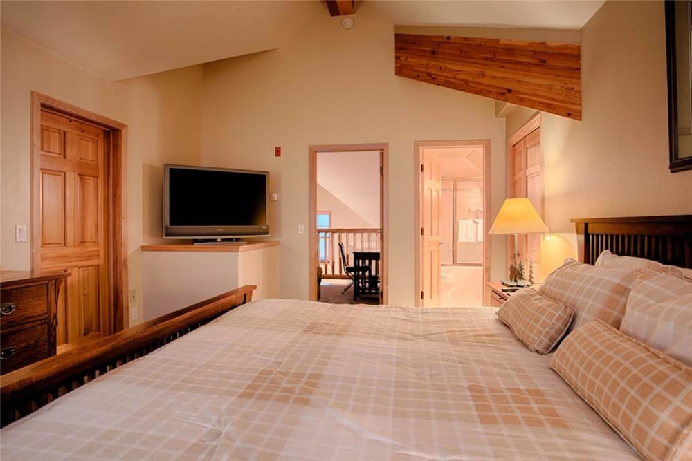 The Corral at Breckenridge by Great Western Lodging view 2