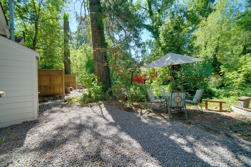 Golf, Hike, Sip Wine: Cobb Mountain Cabin w/ Patio