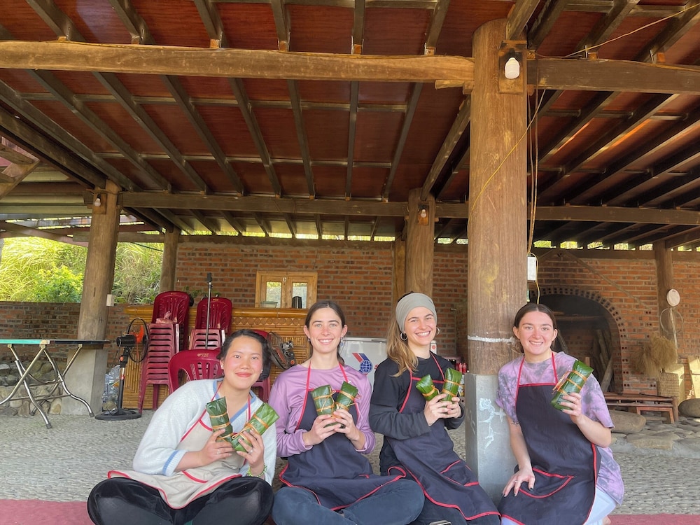 Bees Homestay Sapa & Trekking