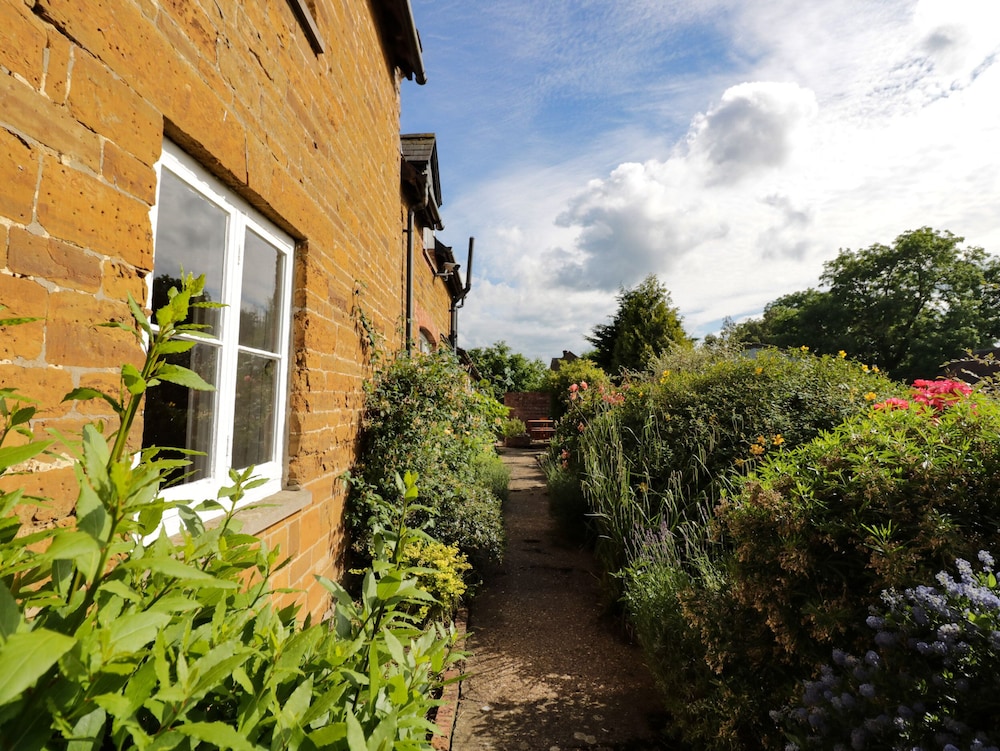 Hill House Farm