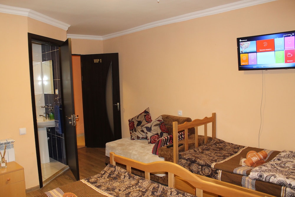 Old Yerevan Hostel & Tours