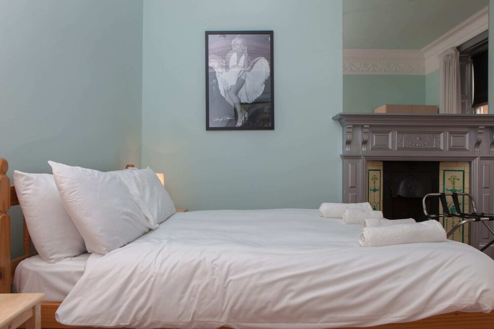Stylish 3 Bedroom Apartment
