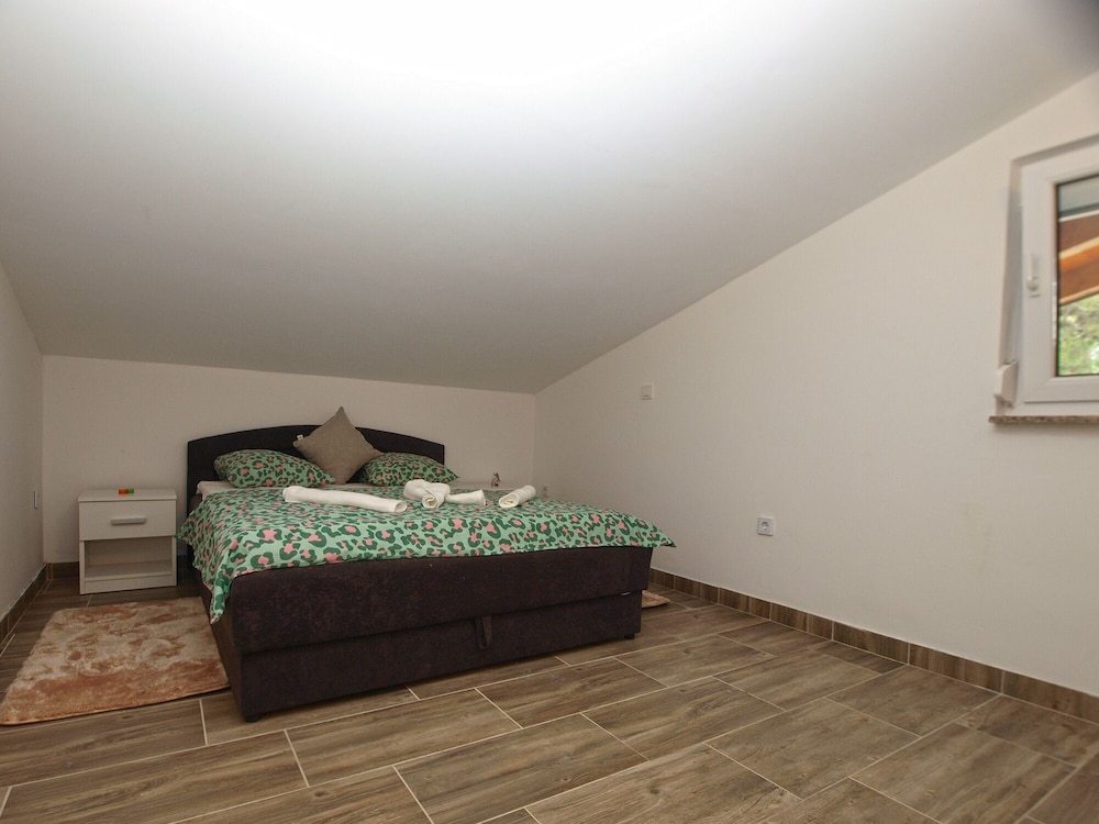 Apartment 1975 view 3