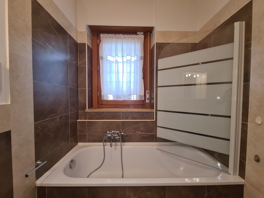 Rooms And Comfort Apartment