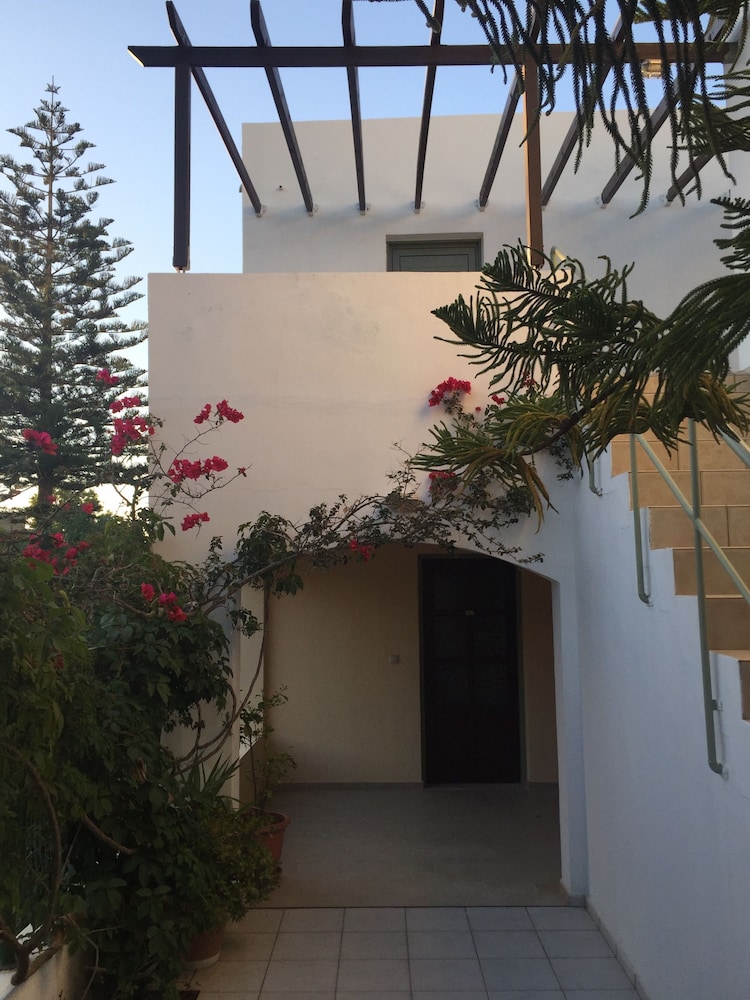 Oleander Apartments