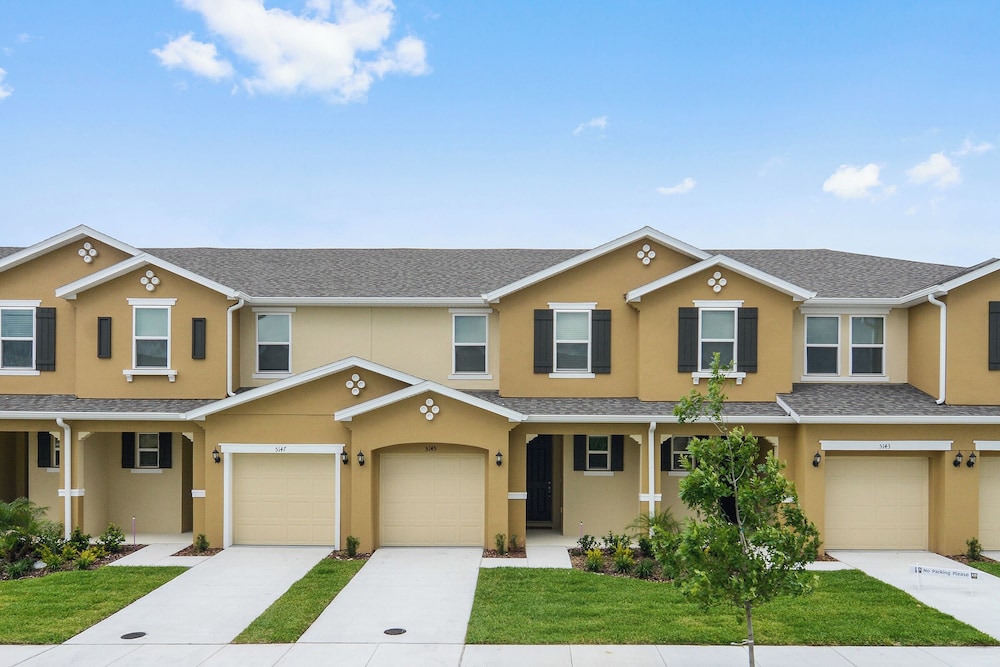 Family Friendly Four Bedroom w Gameroom Disney 5145 - Image 1