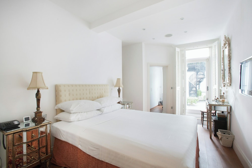 Courtfield Road II by Onefinestay