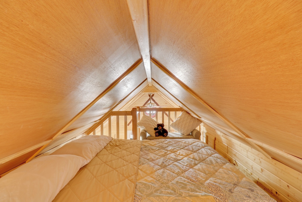 Lake Access, Fire Pit: Glacier Country Getaway!