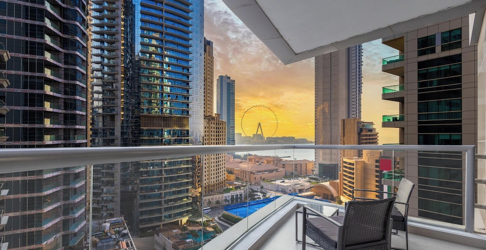 LUX The Sky Dubai Eye View Suite