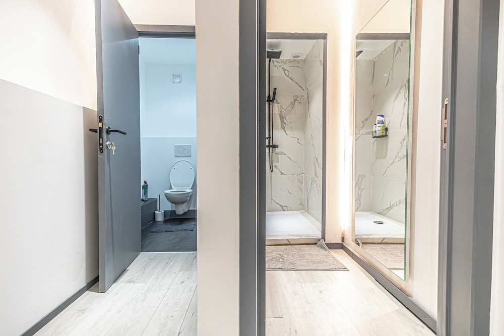 Comfy 5BR Apartment in Heart of Ghent