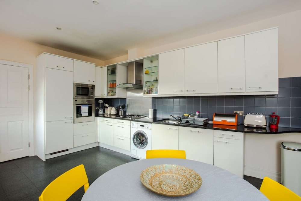 Luxury 2 Bedroom Apartment in London Bridge