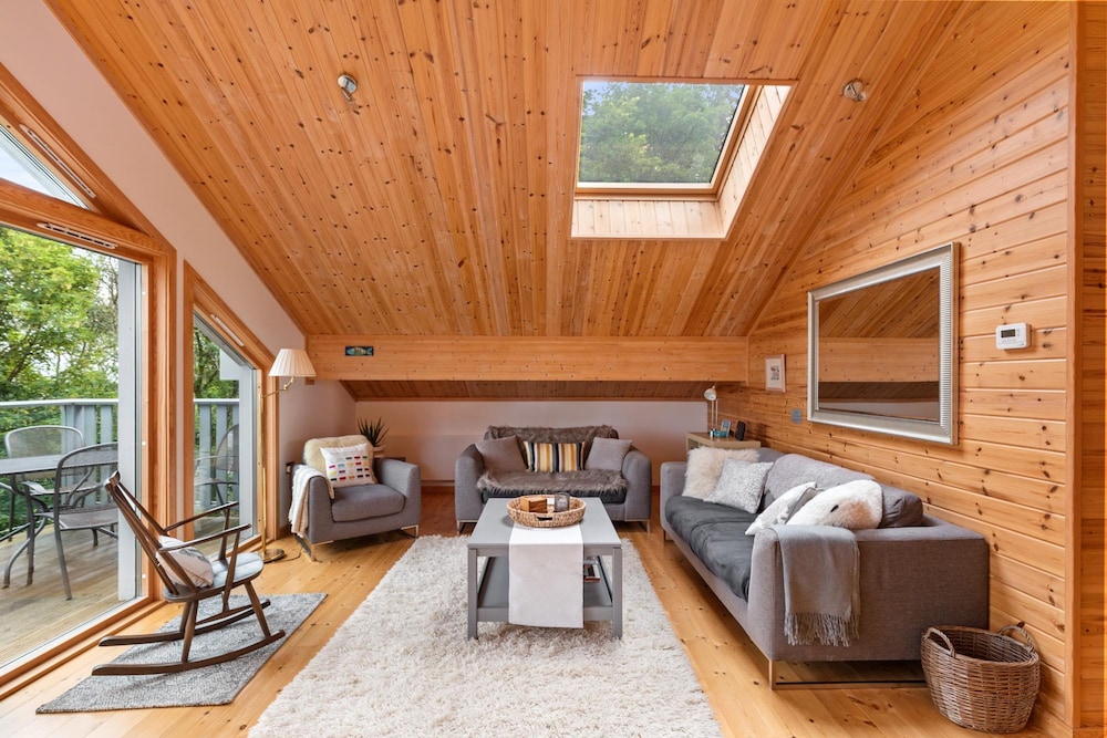 Lodge 5 Longbury - Luxury Lodge Woodland Views Restaurant and Spa Facilites