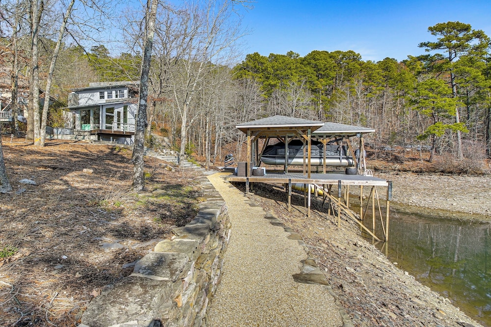 Boat Dock & Views: Stunning Lake Coronado Gem!