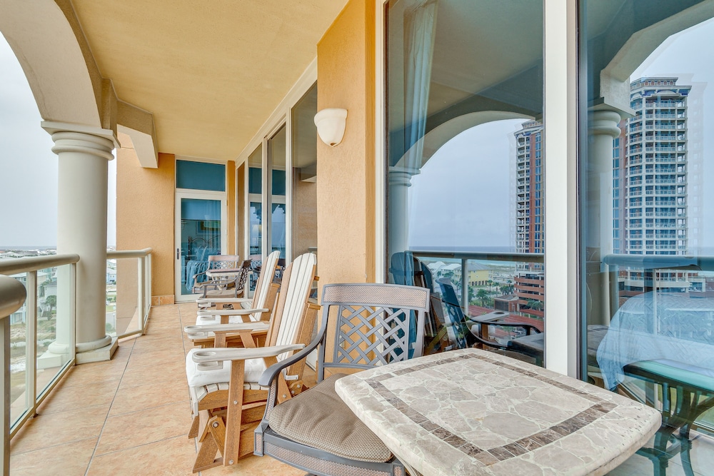Pensacola Beach Retreat w/ Direct Beach Access!