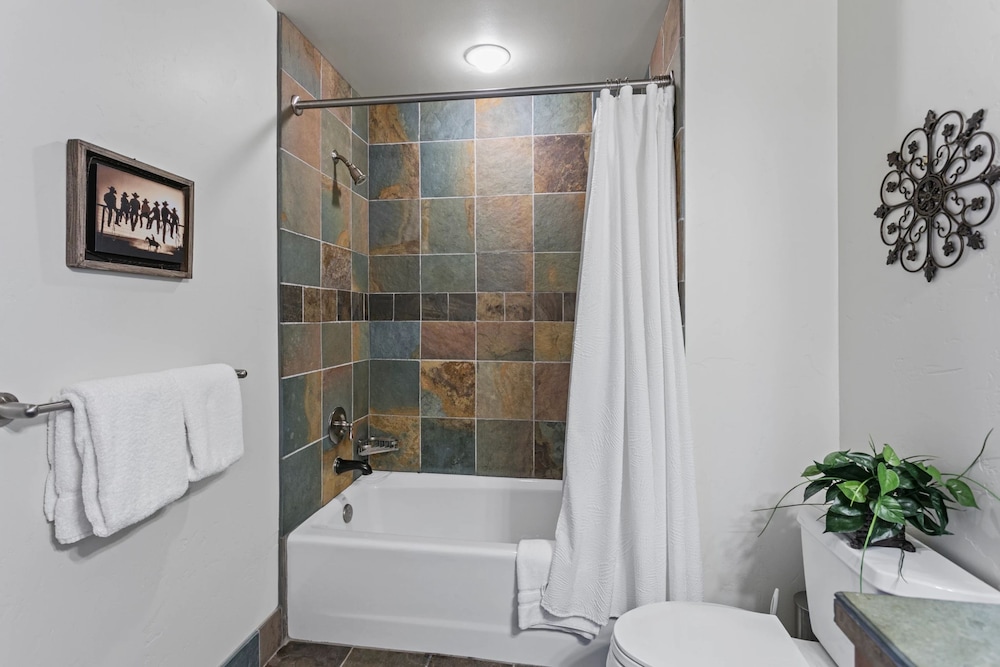 Shooting Star Lodge at Deer Valley Resort - Three Bedroom Residence #205 3 Condo