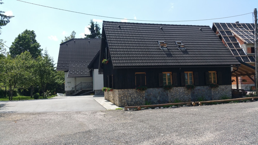 Rustic Inn River 2