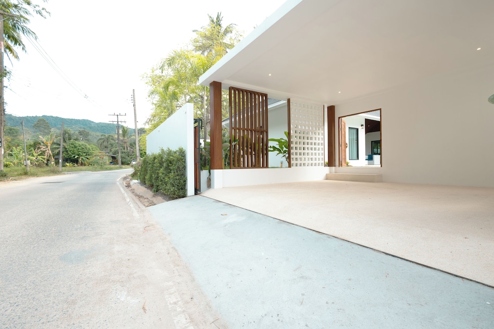 Samui Paradise Pool Villa by Sea N' Rent