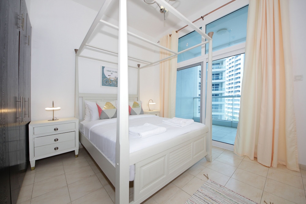 Signature Holiday Homes - Al Fahad Dubai