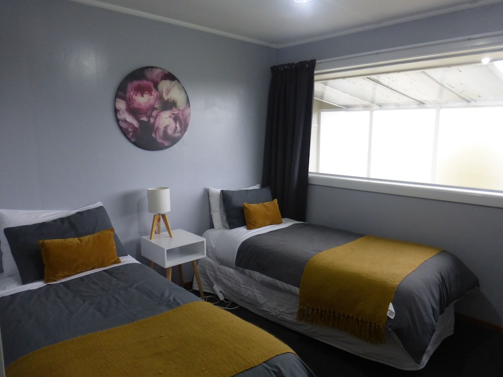 Oamaru Holiday Homes 8 Oxford Street view 4
