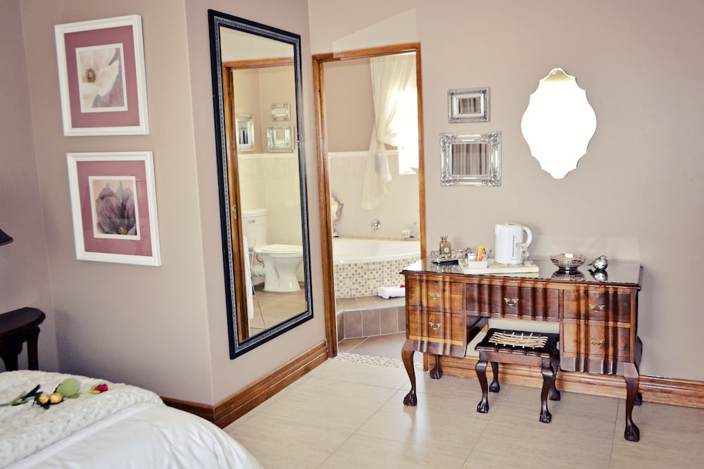 Bokmakierie Guest House