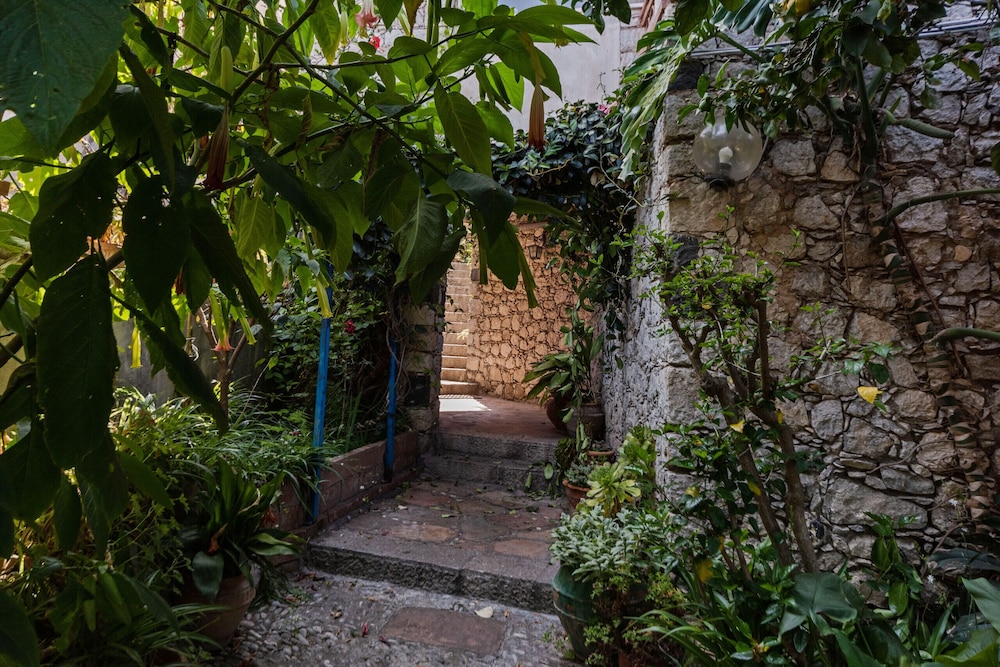 Giardino Degli Aranci With Terrace by Wonderful Italy