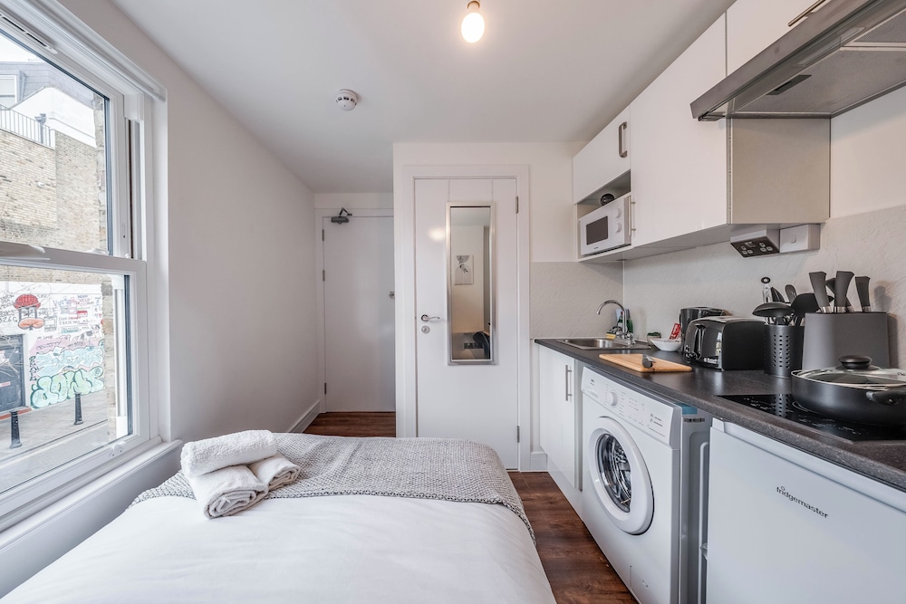 Camberwell High Spec 6-Studio Unit Block