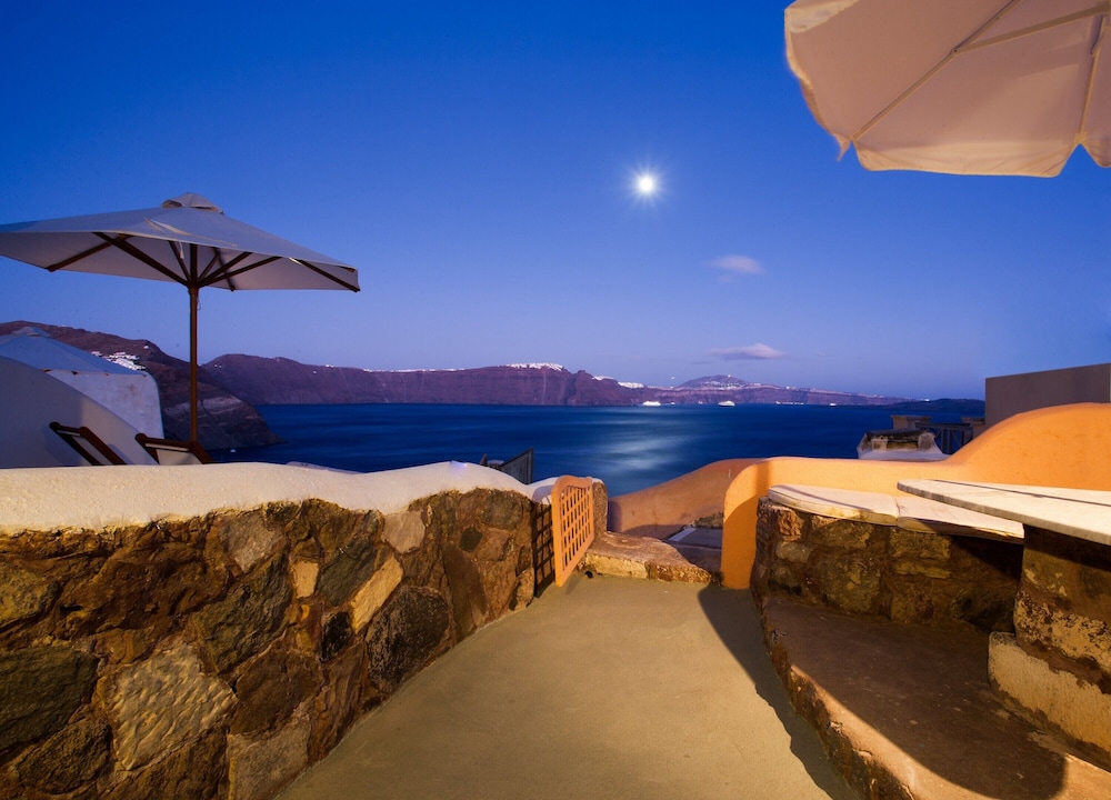 Santorini Paradise