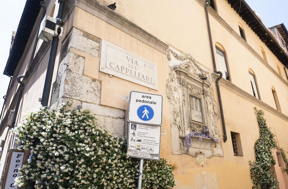 Campo de Fiori Large Family Apartment