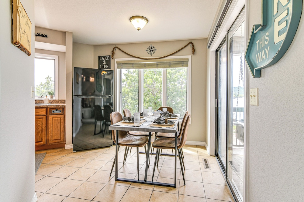 Table Rock Lake Retreat: Steps to Water & Pools!