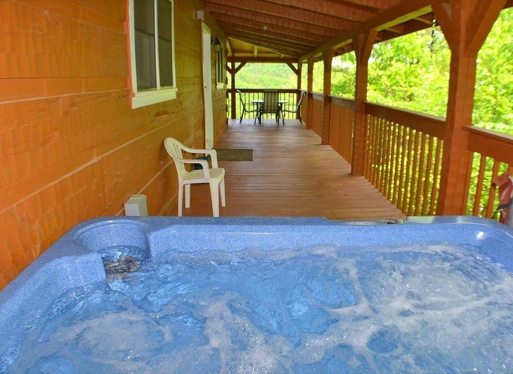 Olde Tyme Way Cabins 3526