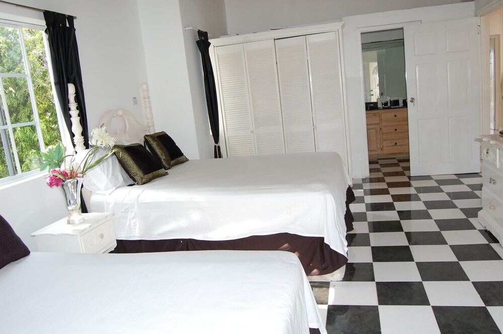 Celebrity Villa Jamaica