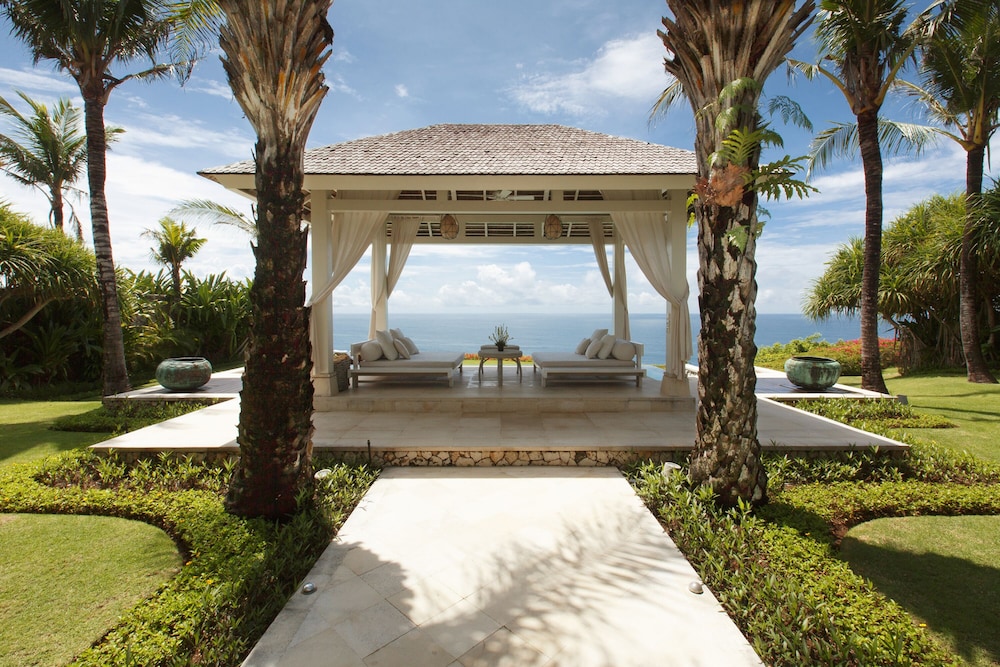 The Ungasan Clifftop Resort 15