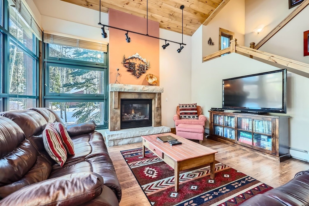 8712 Ski Tip Townhomes 3 Bedroom Townhouse