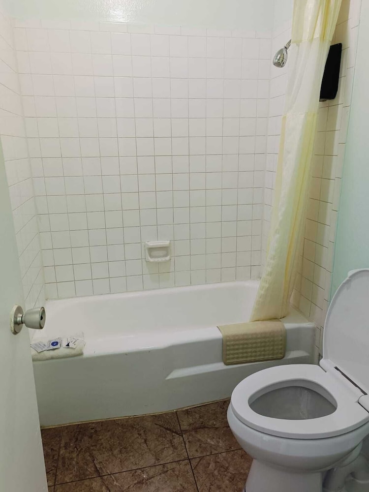 Budget Inn By OYO Edinburg Hwy 281