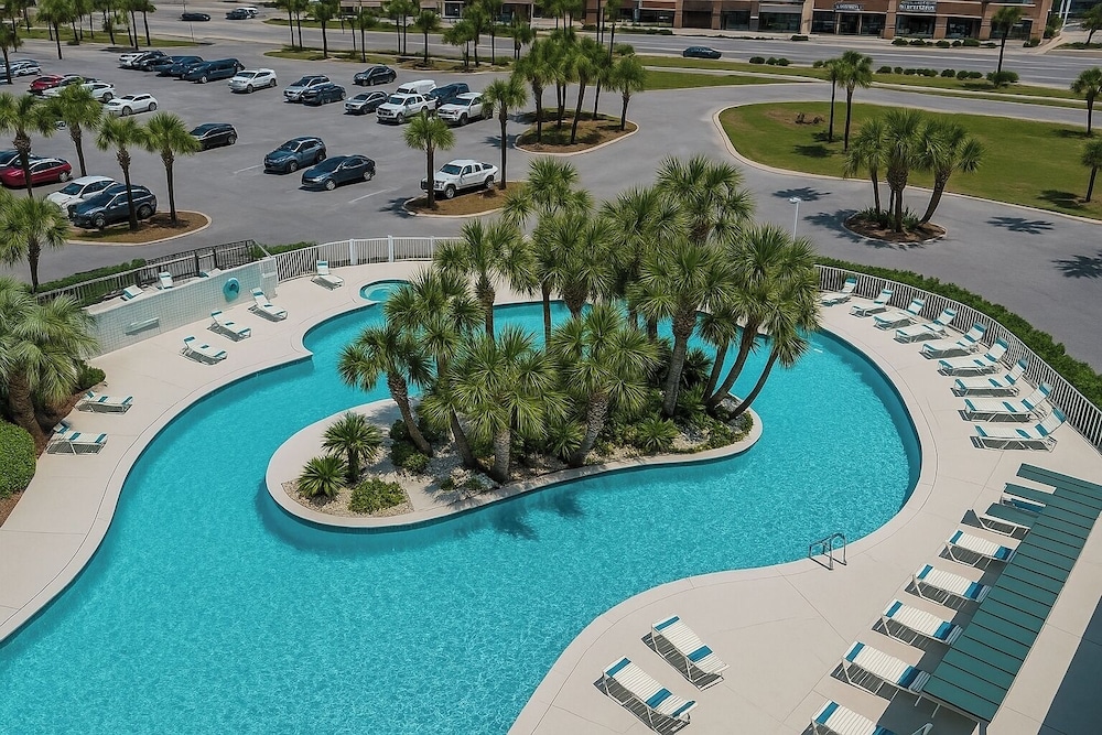 3BR Gulf-front Luxury w/ Pool Bar & Spa Baths