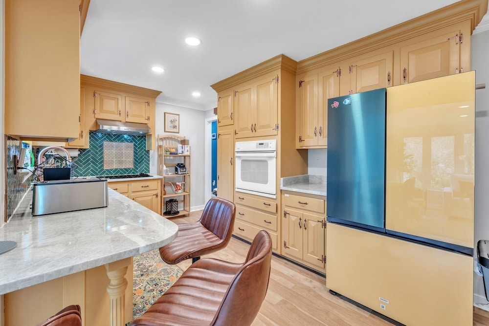 Upscale Escape Game Room & Spa-like Baths 4 Bedroom Home