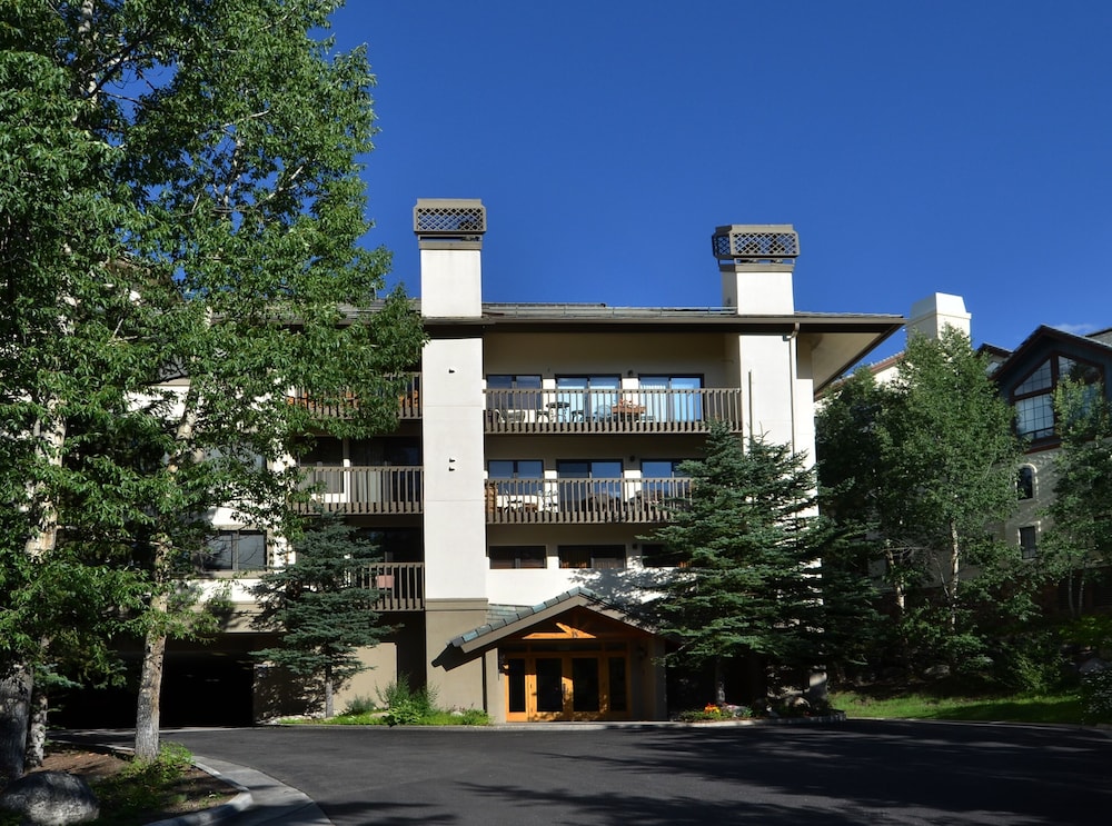 2 bedroom condo steps from Beaver Creek Village 2 Condo by RedAwning view 2