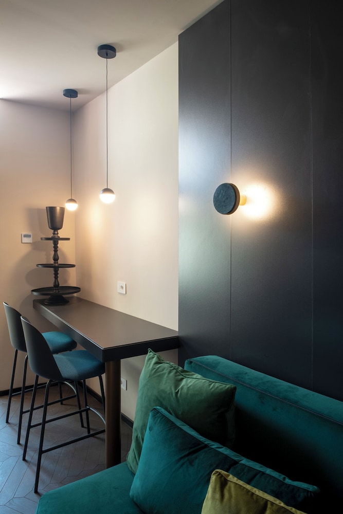 Colonna Collection