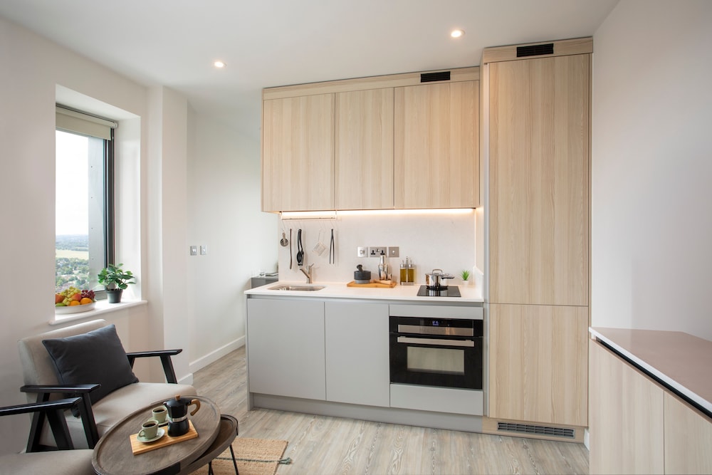 StayCozy at Enclave Croydon