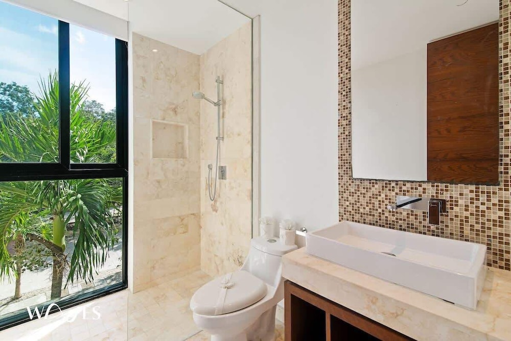 2 Br. Luminous and Spacious Pool View Apt