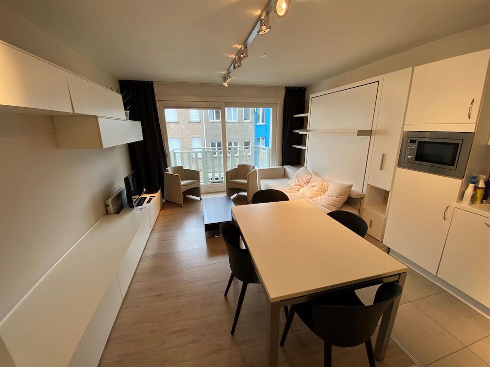 Charming Apartment Near Beach