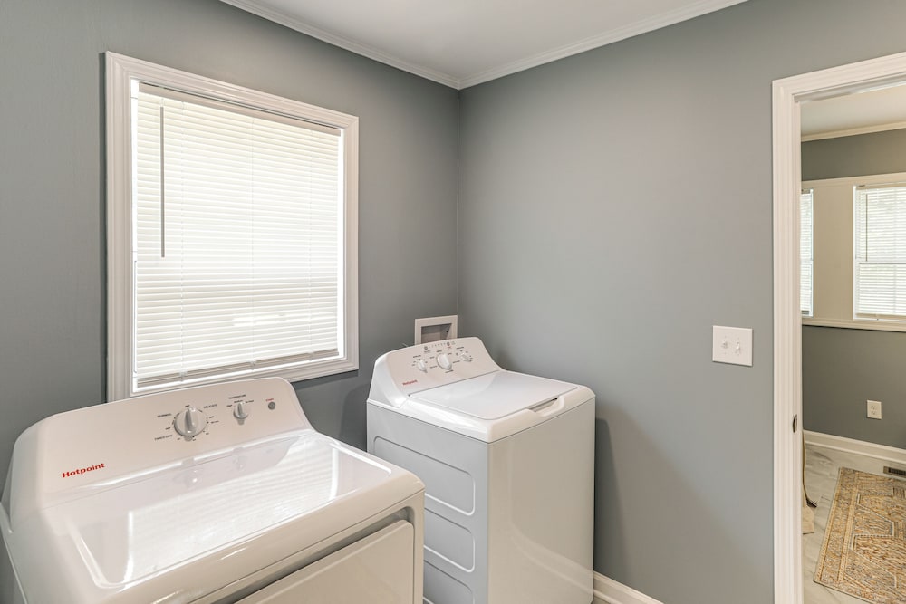 Walk to Ole Miss! Updated Home Near Oxford Square
